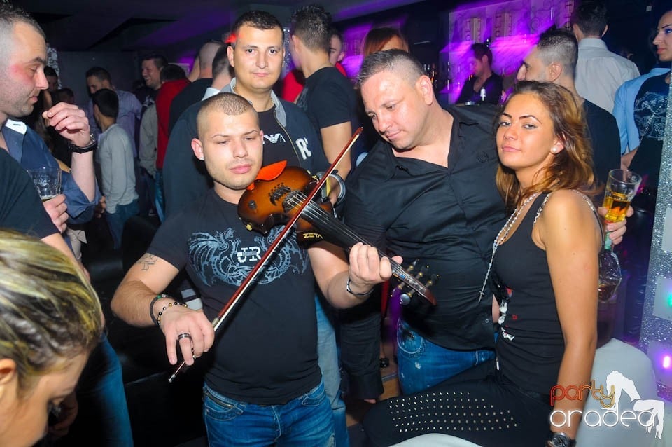 Petrecere cu Blaga de la Oradea şi Speedy Band,