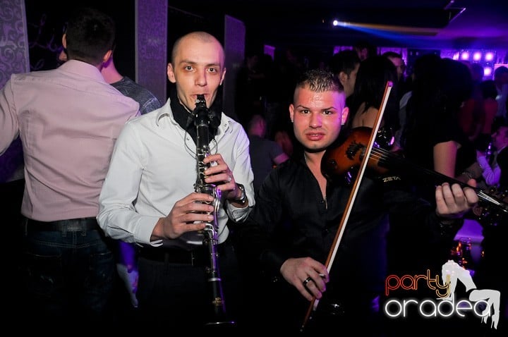 Petrecere cu Blaga de la Oradea şi Speedy Band,