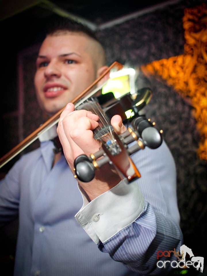 Petrecere cu Blaga în Club Life,