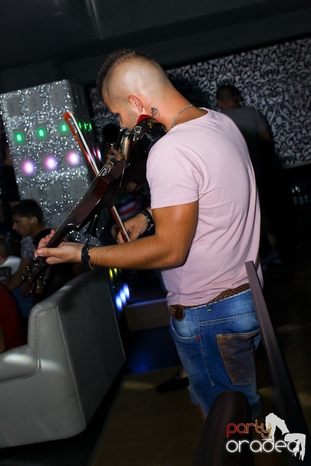 Petrecere cu Blaga în Life Club, 