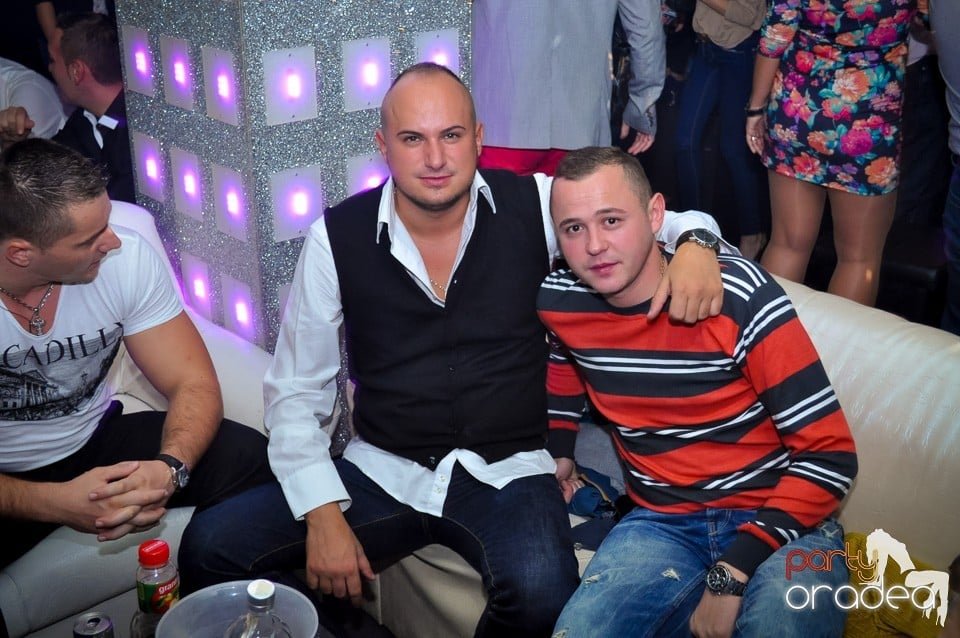 Petrecere cu Blaga şi Liviu Guţă în Life,