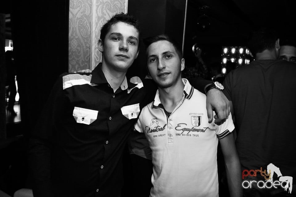 Petrecere cu Blaga şi Liviu Guţă în Life,