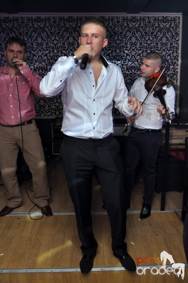Petrecere cu Blaga şi Liviu Guţă în Life,