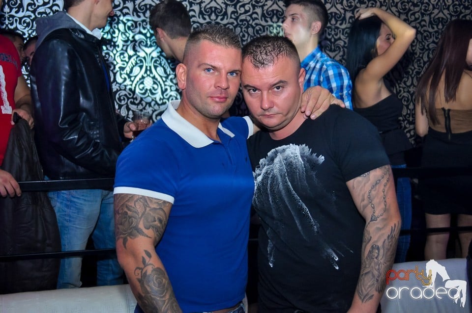 Petrecere cu Blaga şi Liviu Guţă în Life,