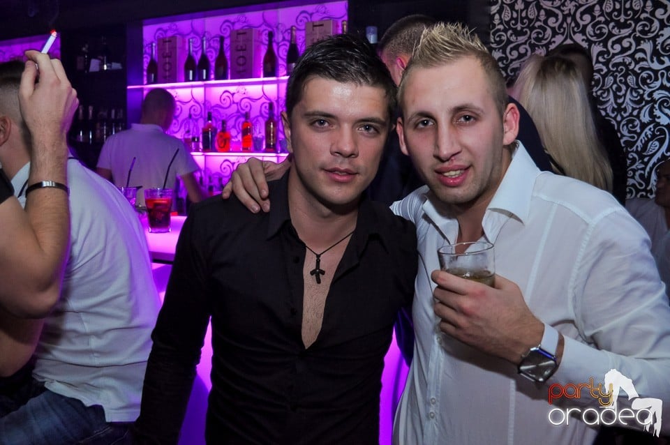 Petrecere cu Blaga şi Liviu Guţă în Life,
