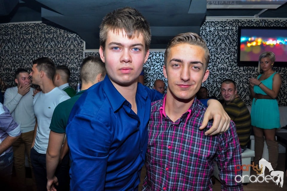 Petrecere cu Blaga şi Liviu Guţă în Life,