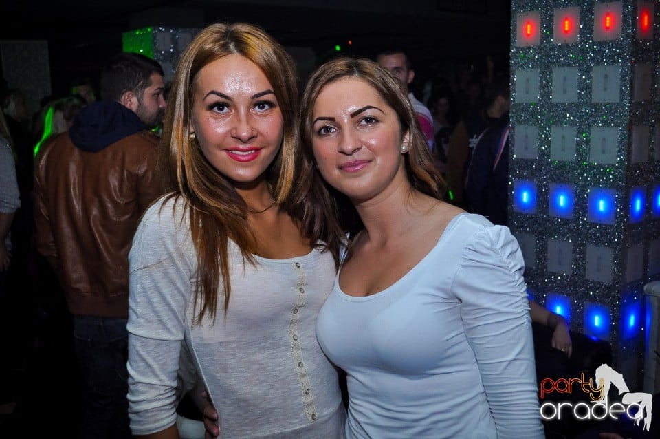 Petrecere cu Blaga şi Liviu Guţă în Life,