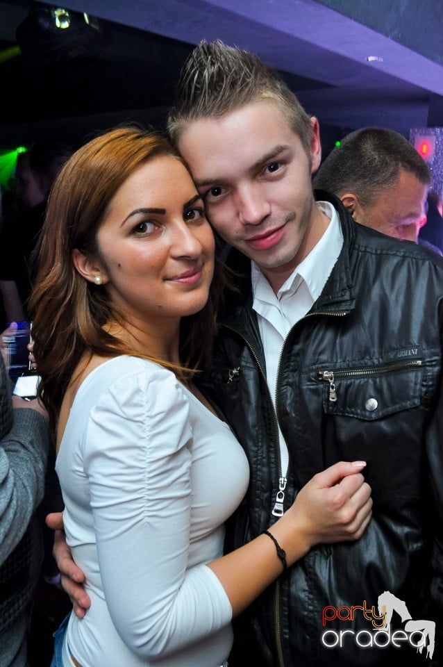 Petrecere cu Blaga şi Liviu Guţă în Life,