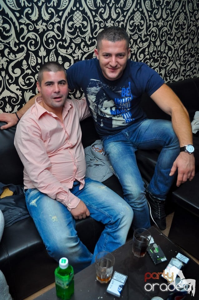 Petrecere cu Blaga şi Liviu Guţă în Life,