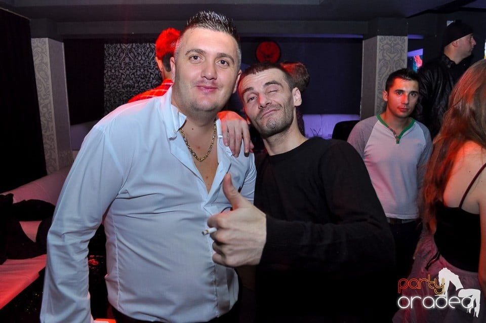 Petrecere cu Blaga şi Liviu Guţă în Life,