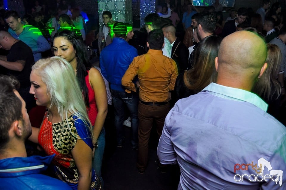 Petrecere cu Blaga şi Liviu Guţă în Life,