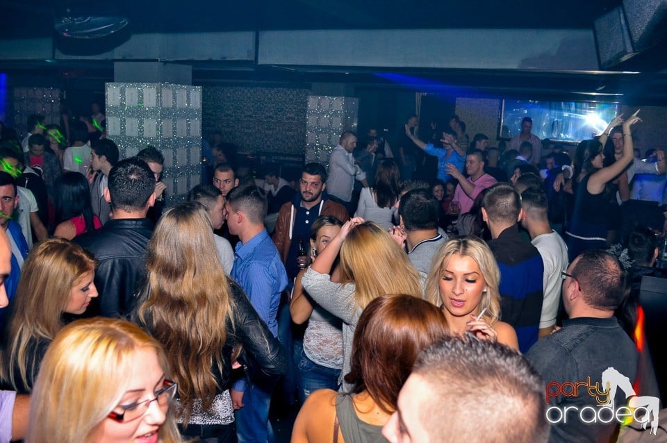 Petrecere cu Blaga şi Liviu Guţă în Life,