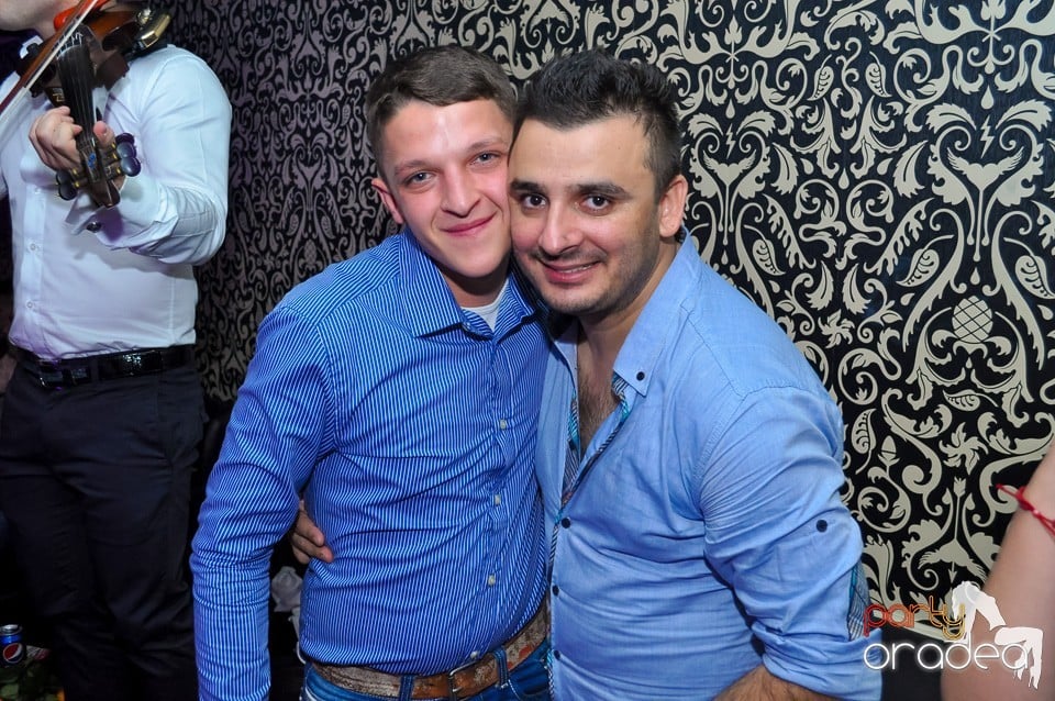 Petrecere cu Blaga şi Liviu Guţă în Life,