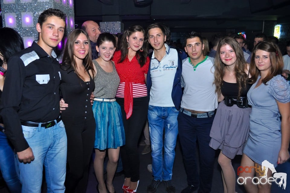 Petrecere cu Blaga şi Liviu Guţă în Life,