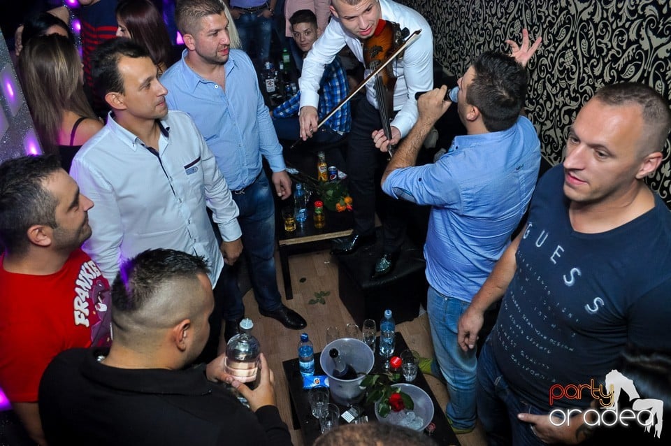 Petrecere cu Blaga şi Liviu Guţă în Life,