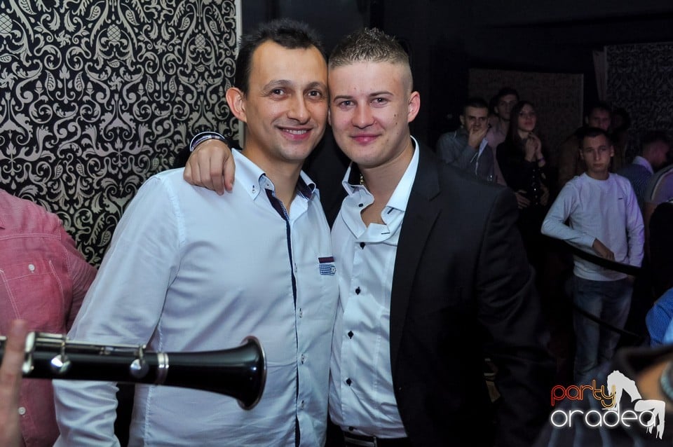 Petrecere cu Blaga şi Liviu Guţă în Life,