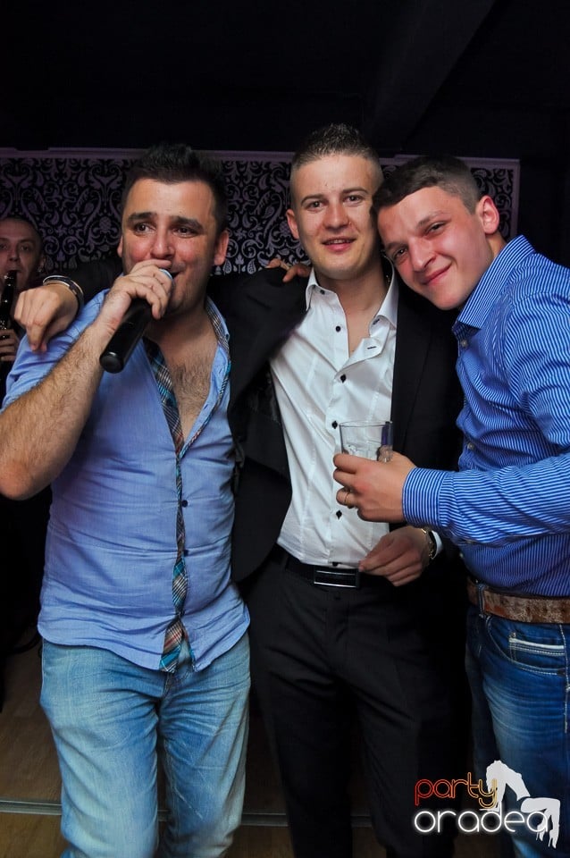 Petrecere cu Blaga şi Liviu Guţă în Life,
