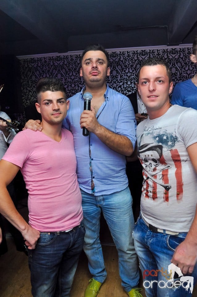 Petrecere cu Blaga şi Liviu Guţă în Life,