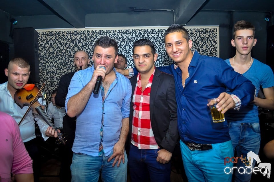 Petrecere cu Blaga şi Liviu Guţă în Life,