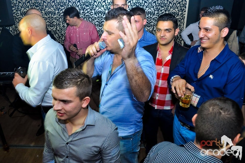 Petrecere cu Blaga şi Liviu Guţă în Life,