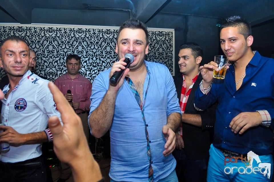 Petrecere cu Blaga şi Liviu Guţă în Life,
