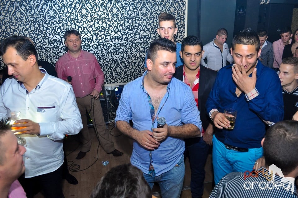 Petrecere cu Blaga şi Liviu Guţă în Life,