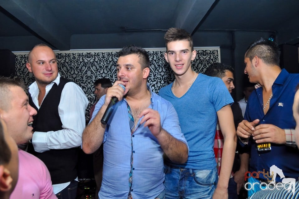 Petrecere cu Blaga şi Liviu Guţă în Life,