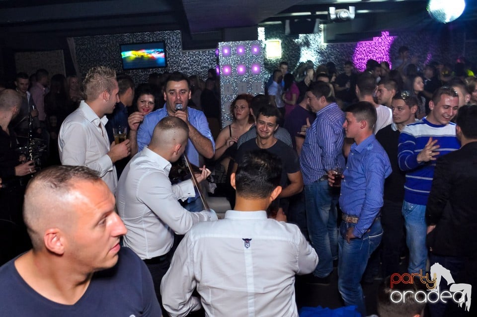 Petrecere cu Blaga şi Liviu Guţă în Life,