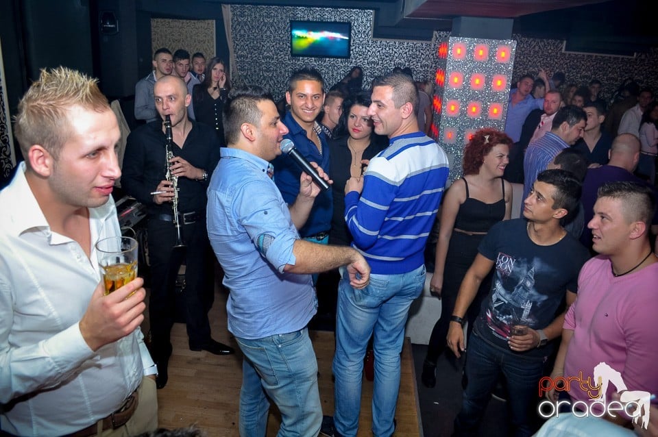 Petrecere cu Blaga şi Liviu Guţă în Life,