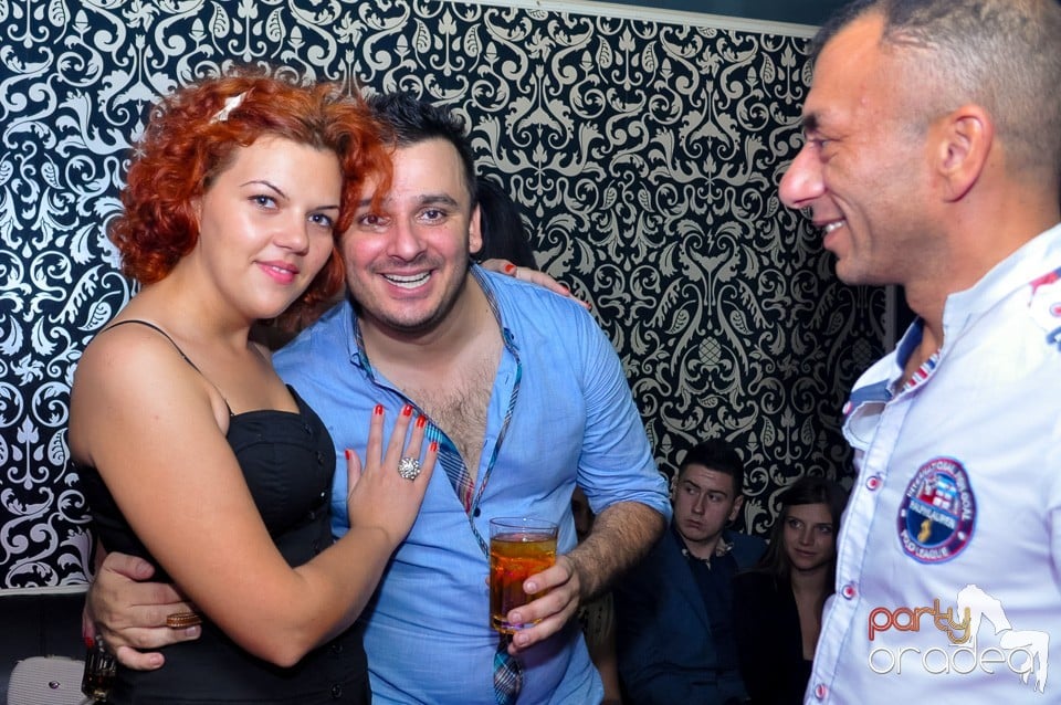 Petrecere cu Blaga şi Liviu Guţă în Life,