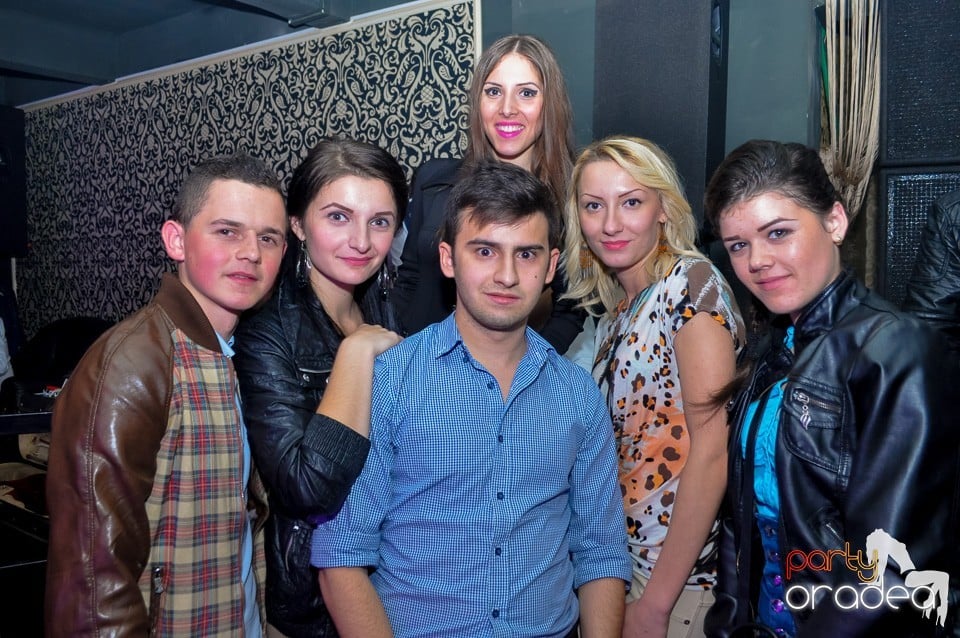 Petrecere cu Blaga şi Liviu Guţă în Life,