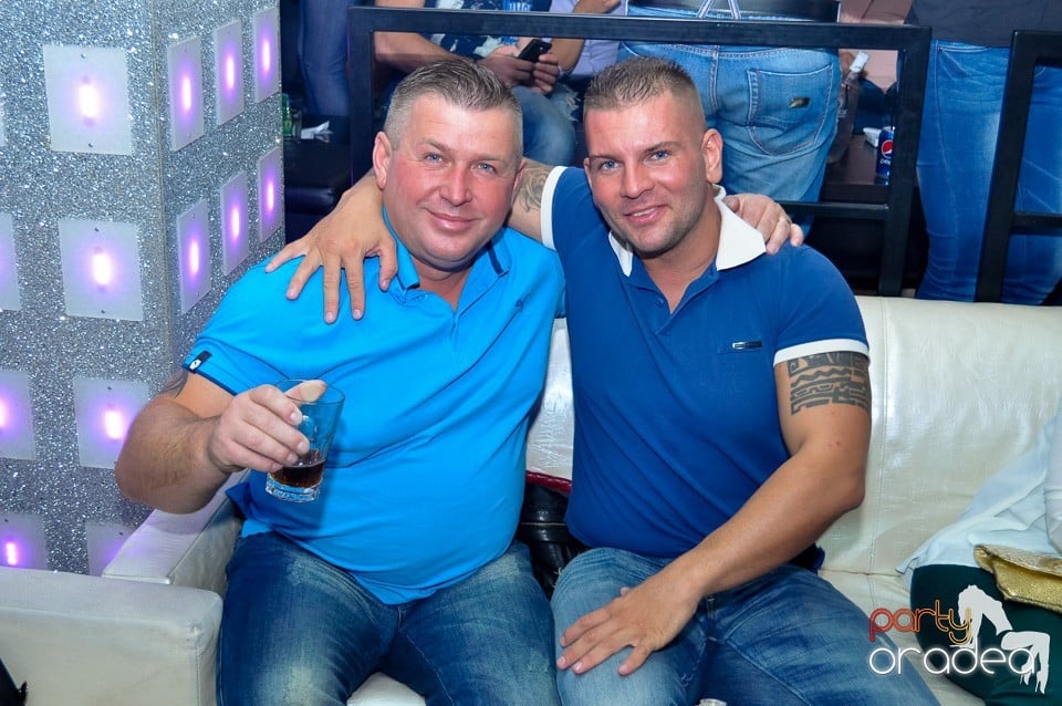 Petrecere cu Blaga şi Liviu Guţă în Life,