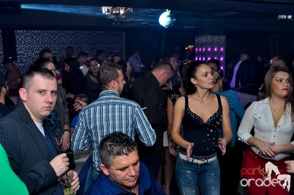 Petrecere cu Blaga şi Liviu Guţă în Life,