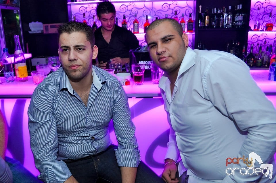 Petrecere cu Blaga şi Liviu Guţă în Life,