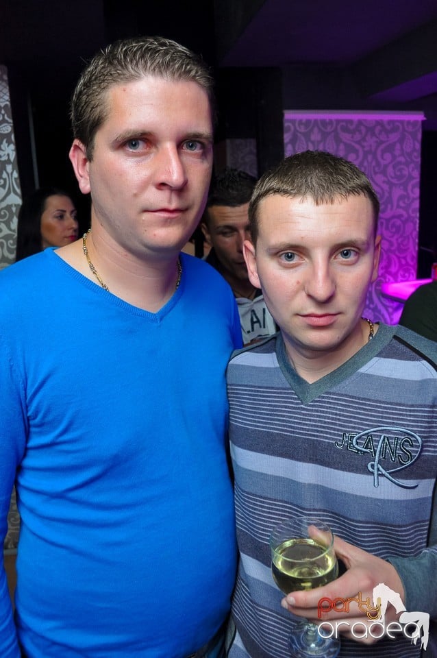 Petrecere cu Blaga şi Liviu Guţă în Life,