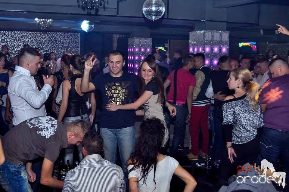 Petrecere cu Blaga şi Liviu Guţă în Life,