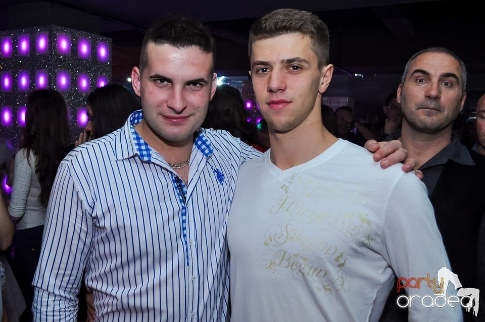 Petrecere cu Blaga şi Liviu Guţă în Life,