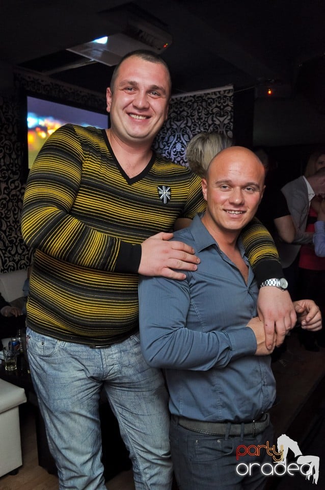 Petrecere cu Blaga şi Liviu Guţă în Life,