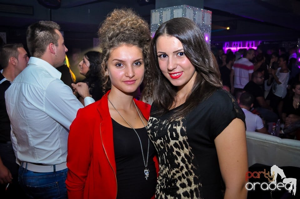 Petrecere cu Blaga şi Liviu Guţă în Life,