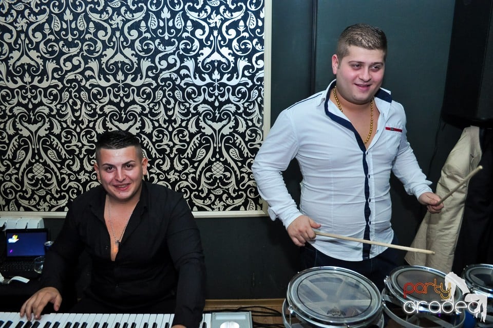 Petrecere cu Blaga şi Liviu Guţă în Life,