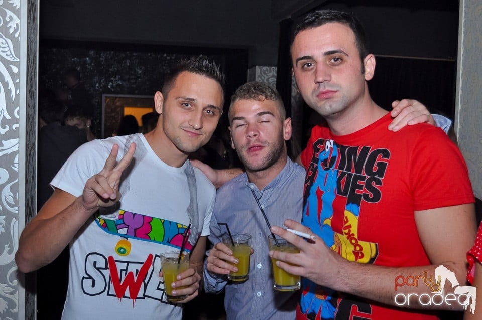 Petrecere cu Blaga şi Liviu Guţă în Life,