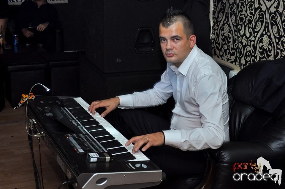 Petrecere cu Blaga şi Liviu Guţă în Life,