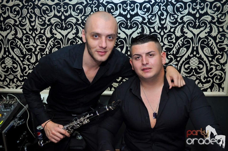 Petrecere cu Blaga şi Liviu Guţă în Life,