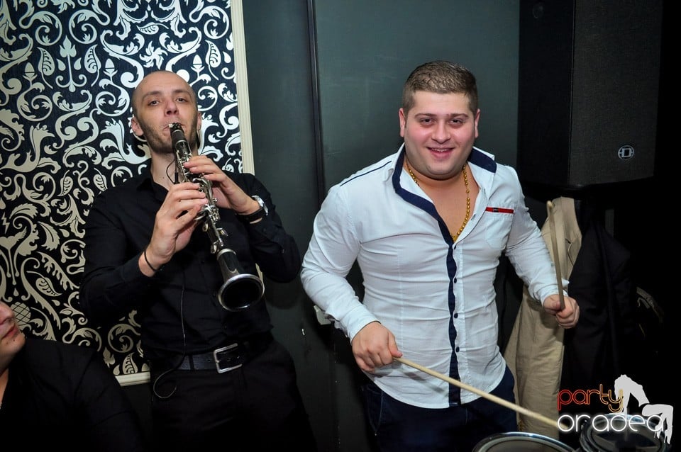 Petrecere cu Blaga şi Liviu Guţă în Life,