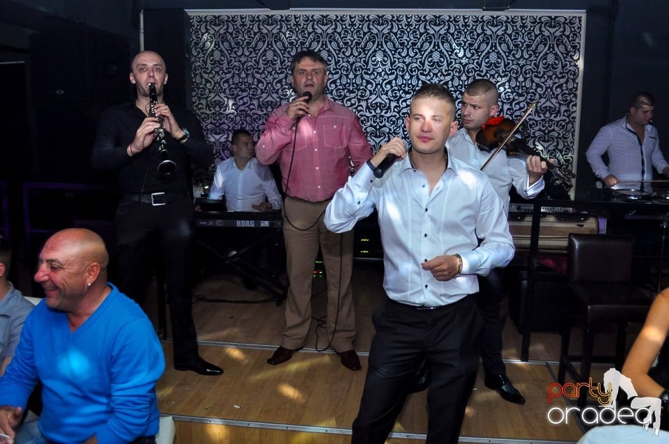 Petrecere cu Blaga şi Liviu Guţă în Life,