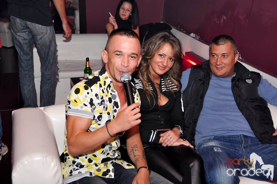 Petrecere cu muzică live în Atti's, 