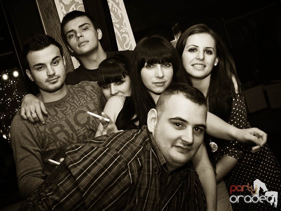 Petrecere cu muzică live în Club Life,