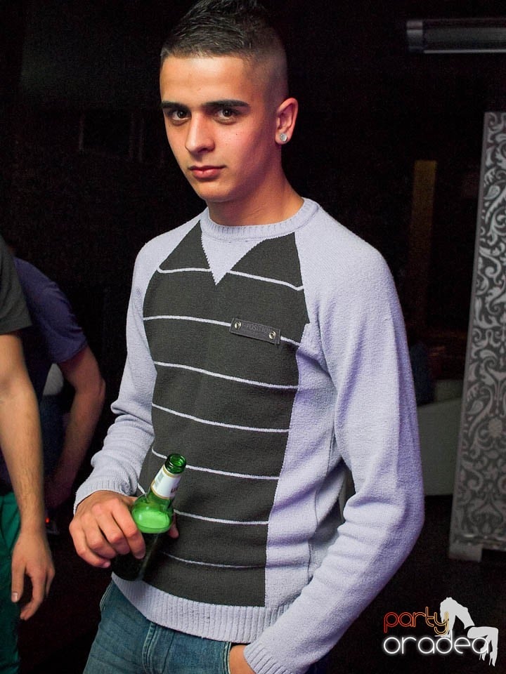 Petrecere cu muzică live în Club Life,