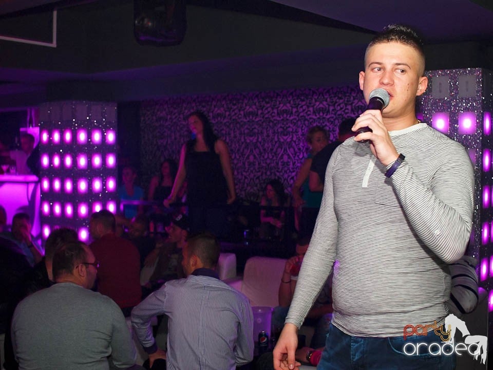 Petrecere cu muzică live în Club Life, 