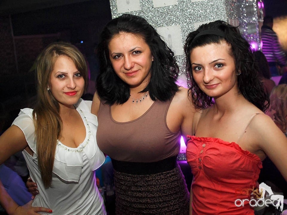 Petrecere cu muzică live în Club Life,